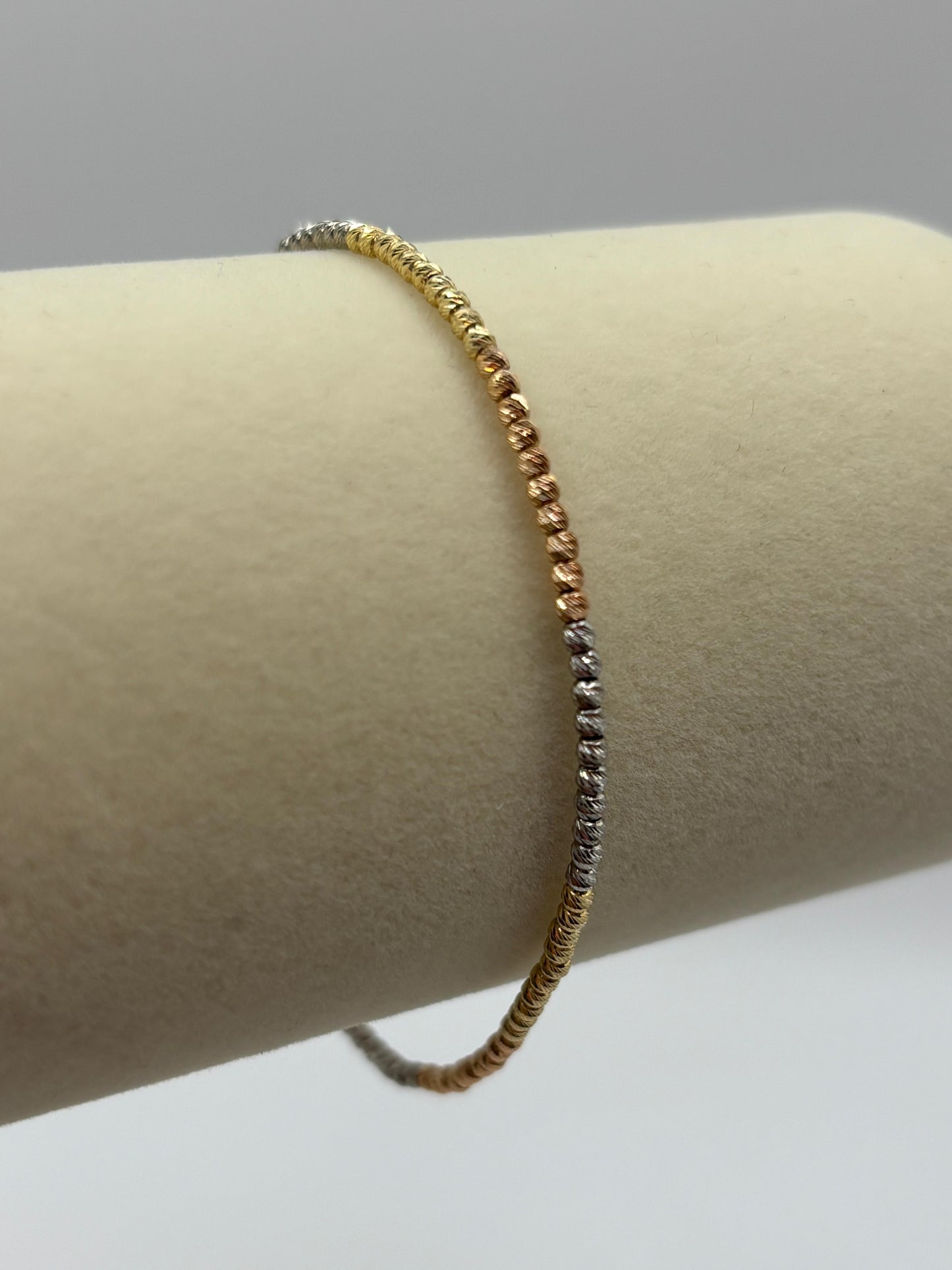 Tri-color bead bracelet
